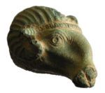 Tête de bélier en bronze (ETRIGNY) - Collection privée - Hauteur maxi. 2,9 cm